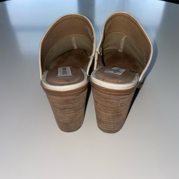 Steve Madden western slip-on bottles, size 7.5, normal wear on shoes - Picture 4 of 4